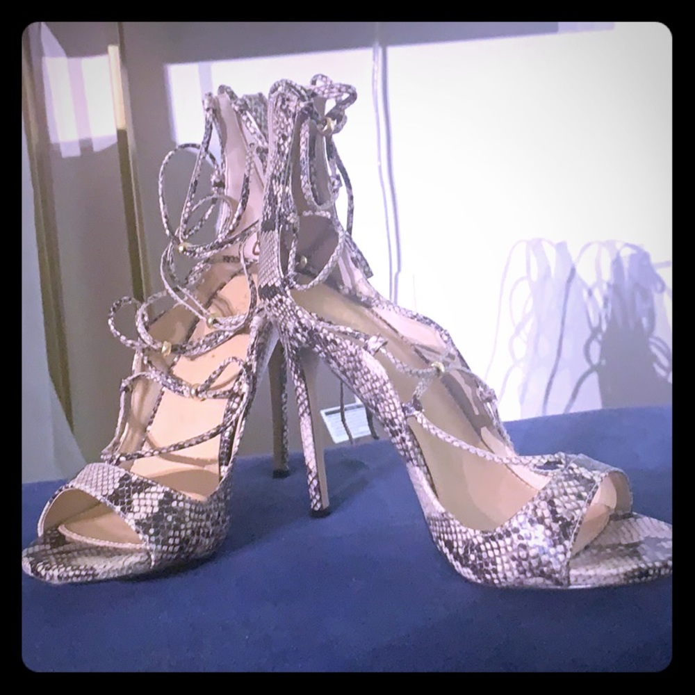 NEW!!! Snakeskin heels! Shoedazzale size US 8.5